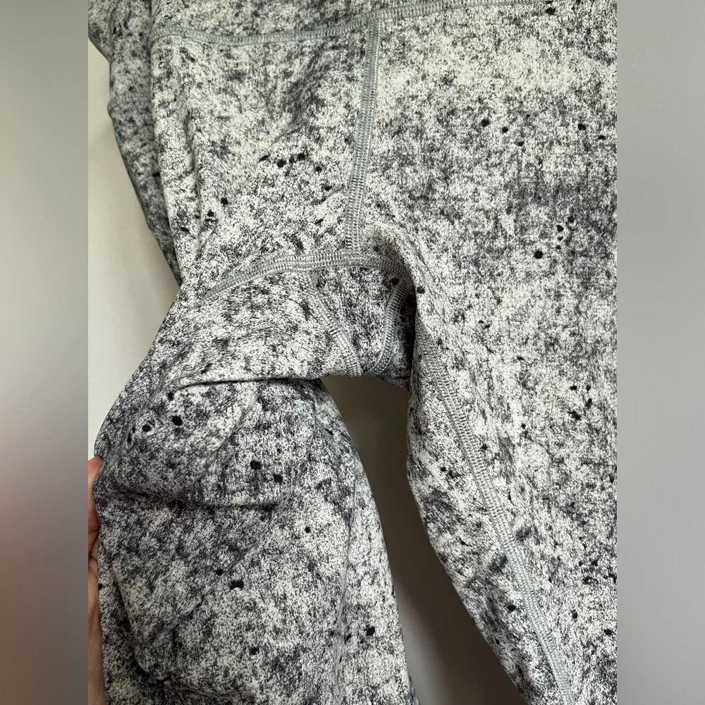 Lululemon Wunder Under Tight Luxtreme 28" - 
Antiqued Alpine White Multi - US 10 - Picture 3 of 7
